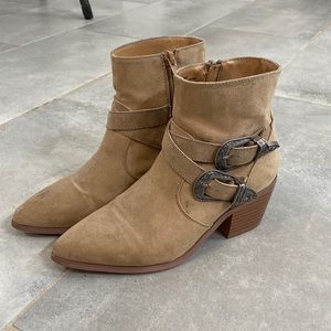 Forever 21 | Tan Booties